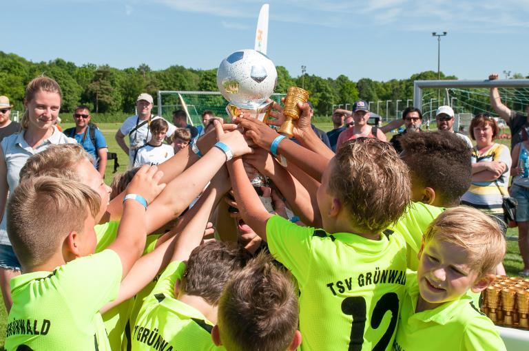 Award ceremony at the Ballfreunde Mini-WM Schüttorf