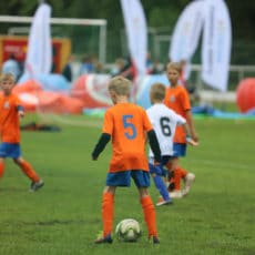 Jeugd Voetbal Toernooien F-jeugd, Kick-off