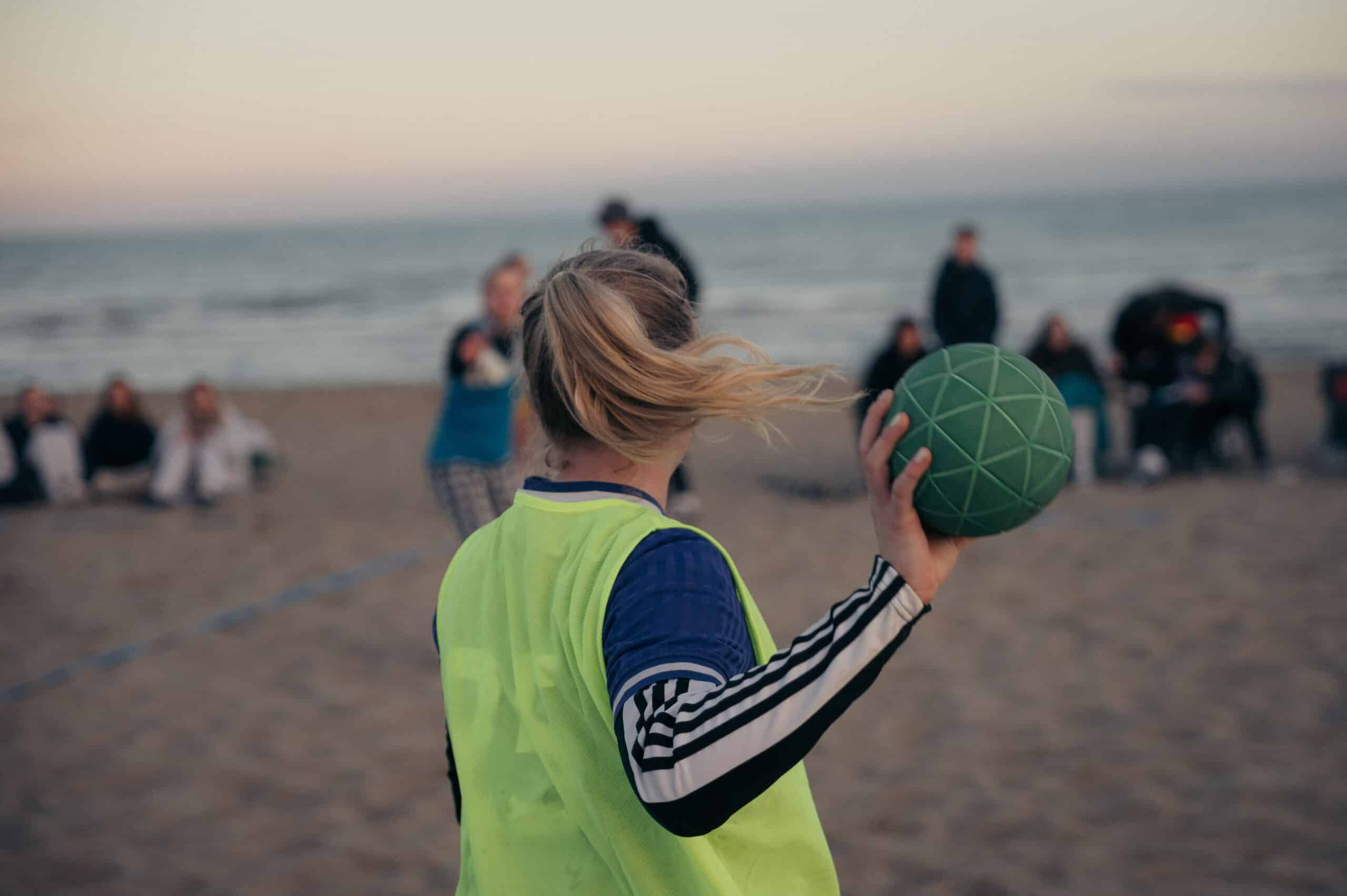 C'est parti ! Soleil - plage - beach handball que demander de plus. ☀️🏝🤾‍♂️