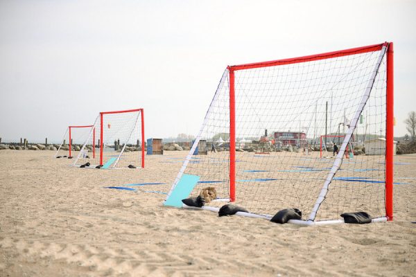 Beach Handball Cup Vochtig overzicht van de velden