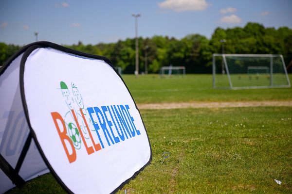 Pancartas en el Torneo Amigos del Balón