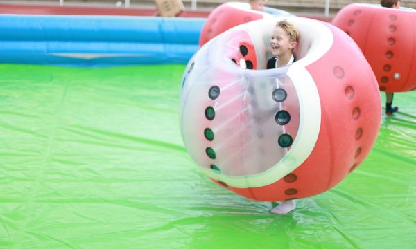 Mezinárodní_fotbalové_turnaje_Spielstationen_BubbleSoccer Fotbalový turnaj v Ballfreunde - spousta zábavy i mimo hřiště s bublinkovým fotbalem