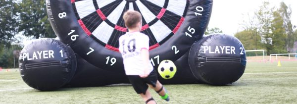 Voetbaltoernooi met de Ballfreunde - ook buiten het veld veel plezier met voetbaldarts