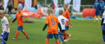 Jeugd Voetbal Toernooien F-jeugd, Kick-off