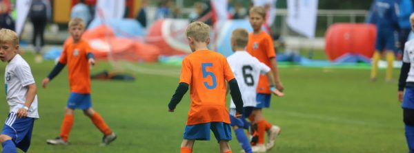 Ungdomsfodboldturneringer F-Jugend, Kick-off