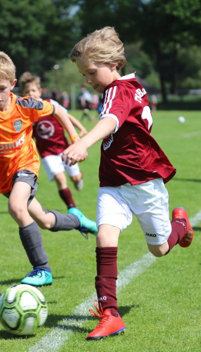 Torneo di calcio giovanile E-youth torneo in Germania con molti duelli