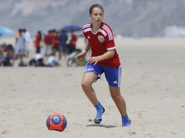 soccer-1087456_1920-mädchen